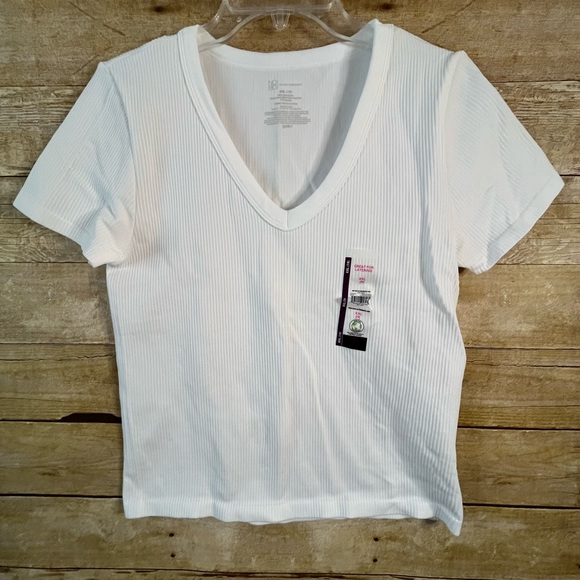 No Boundaries White V-Neck Ribbed Women's Top XXL Size 19 NWT Short Sleeves - Picture 2 of 5